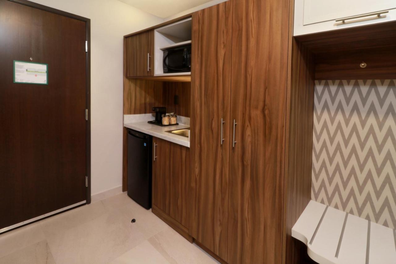 Holiday Inn & Suites - Monterrey Apodaca Zona Airport By Ihg Eksteriør bilde
